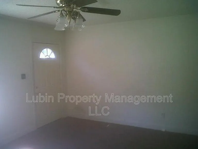 3818 Vernon Ave — Photo 2