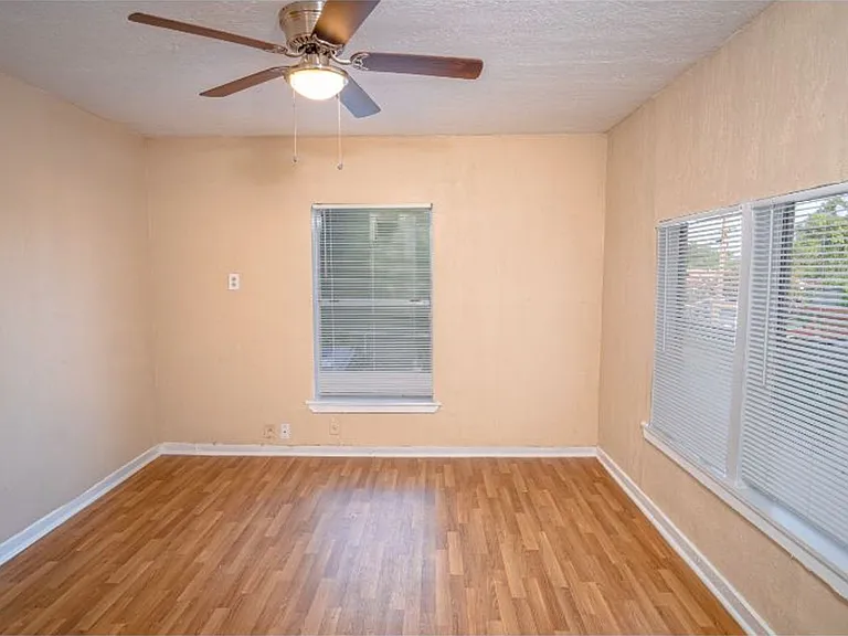 1435 Gibbs — Photo 2
