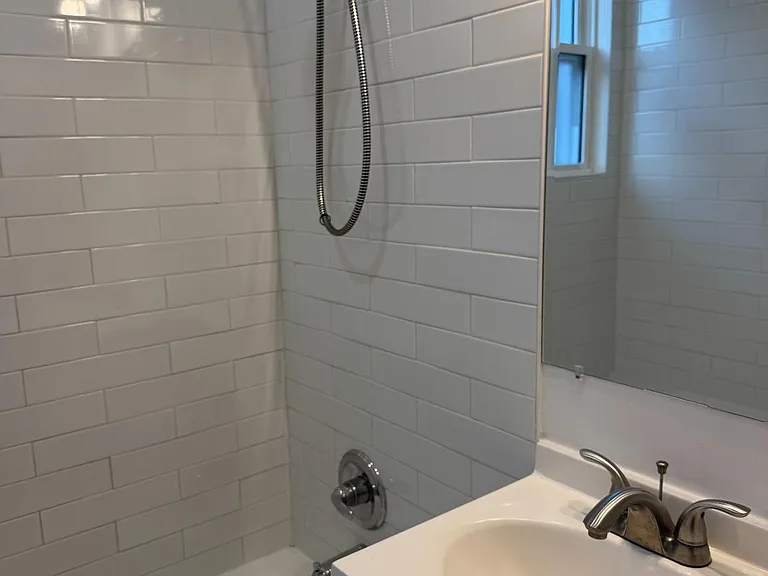 1635 6th St NW #2 — Photo 5