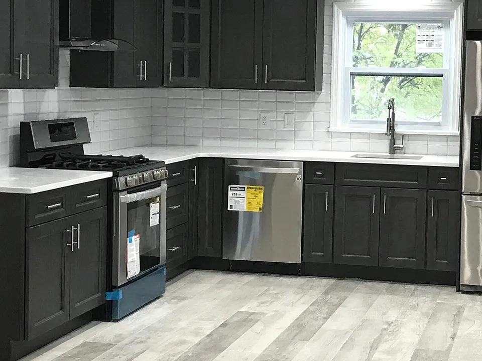 490 Jackson Ave #2