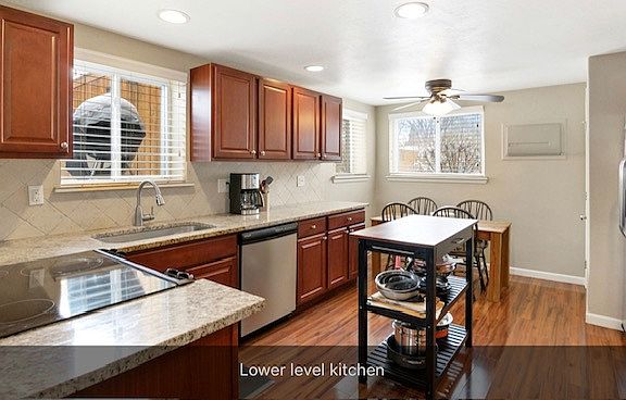 Large Eat-in Kitchen