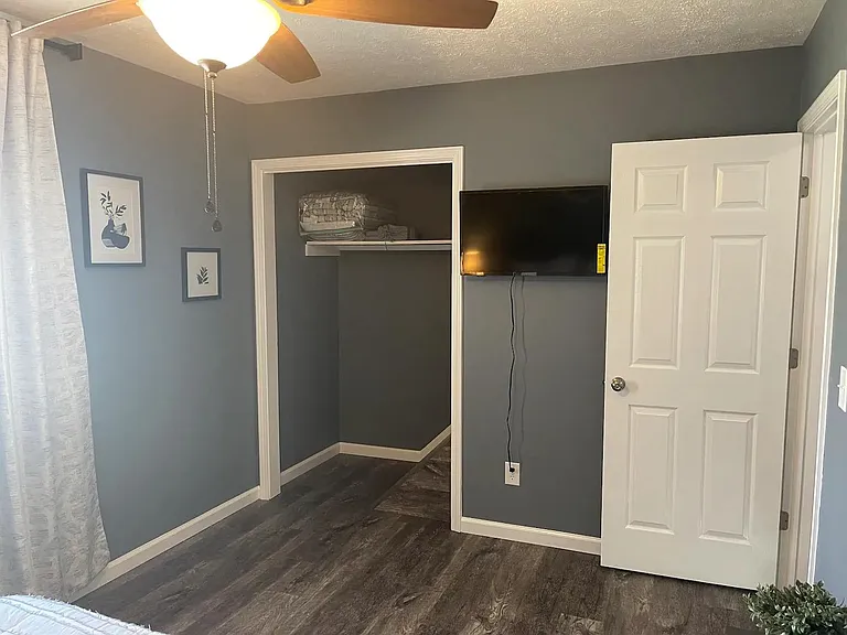 1421 Kraft Ave — Photo 21