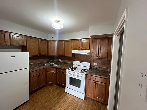 7822-7824 S South Shore Dr Photo 1