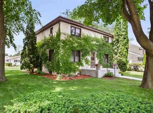 2201 N Owaissa St, Appleton, WI 54911