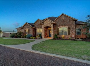 10304 N 2206th Rd, Clinton, OK 73601