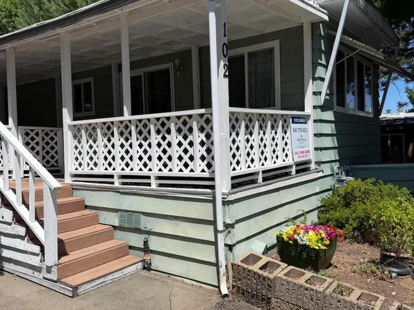 1055 N 5th St #102, Jacksonville, OR 97530