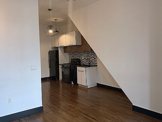 5th image of 475 Lafayette Ave #2A