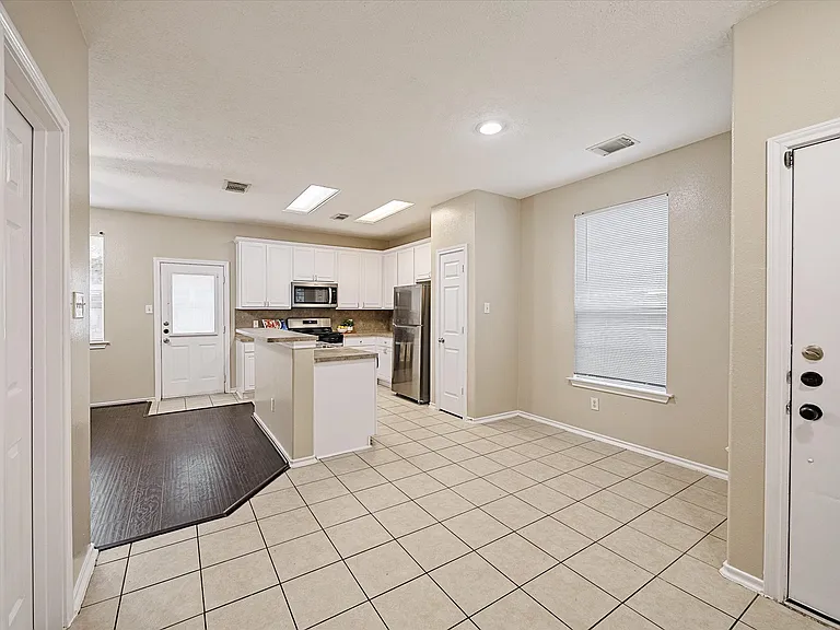 14334 Fairbuff Ln — Photo 5