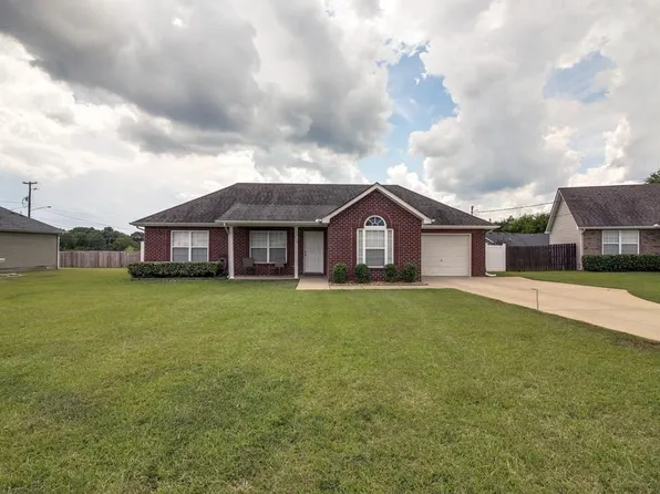 305 Kimberly Ann Ct, La Vergne, TN 37086