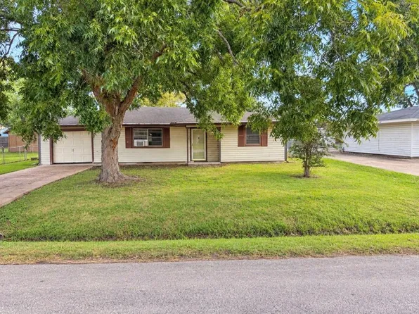 3104 Central Blvd, Nederland, TX 77627