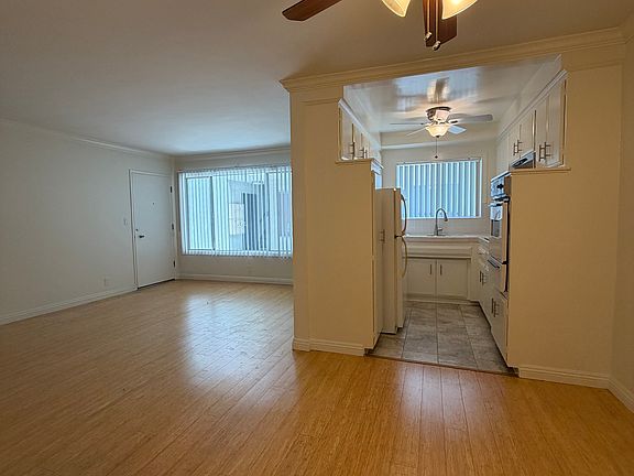 4th image of 942 N Gardner St APT 102