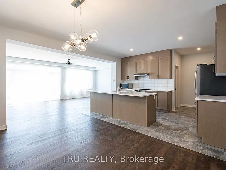 813 Crossgate St — Photo 5