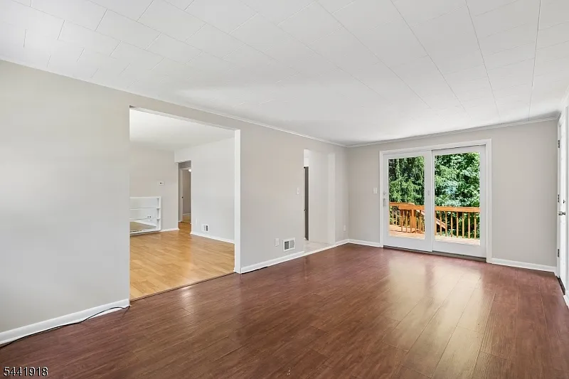 4 bed, 2.0 bath, 1677 sqft, $4,800 — Photo 4