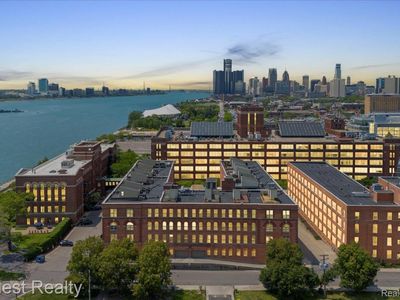 200 River Place Dr APT 11, Detroit, MI, 48207