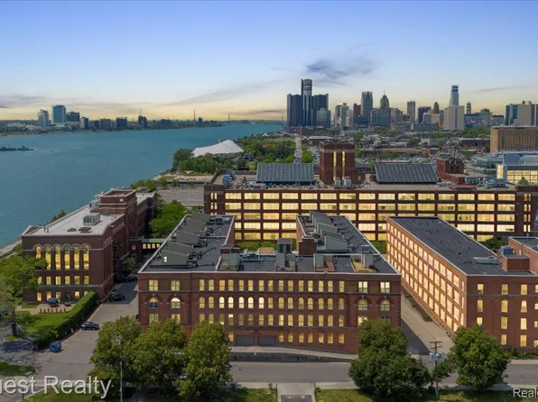 200 River Place Dr APT 11, Detroit, MI 48207