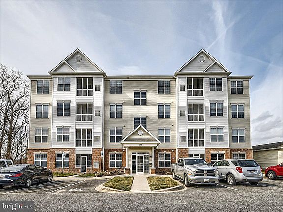 3rd image of 1813 Selvin Dr Unit 304
