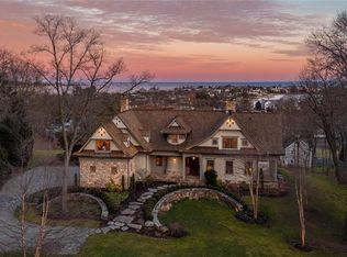 3 Skytop Dr, Norwalk, CT 06855