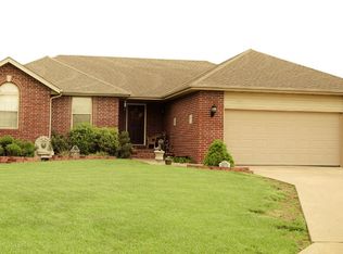 104 Northwood Cir, Willard, MO 65781