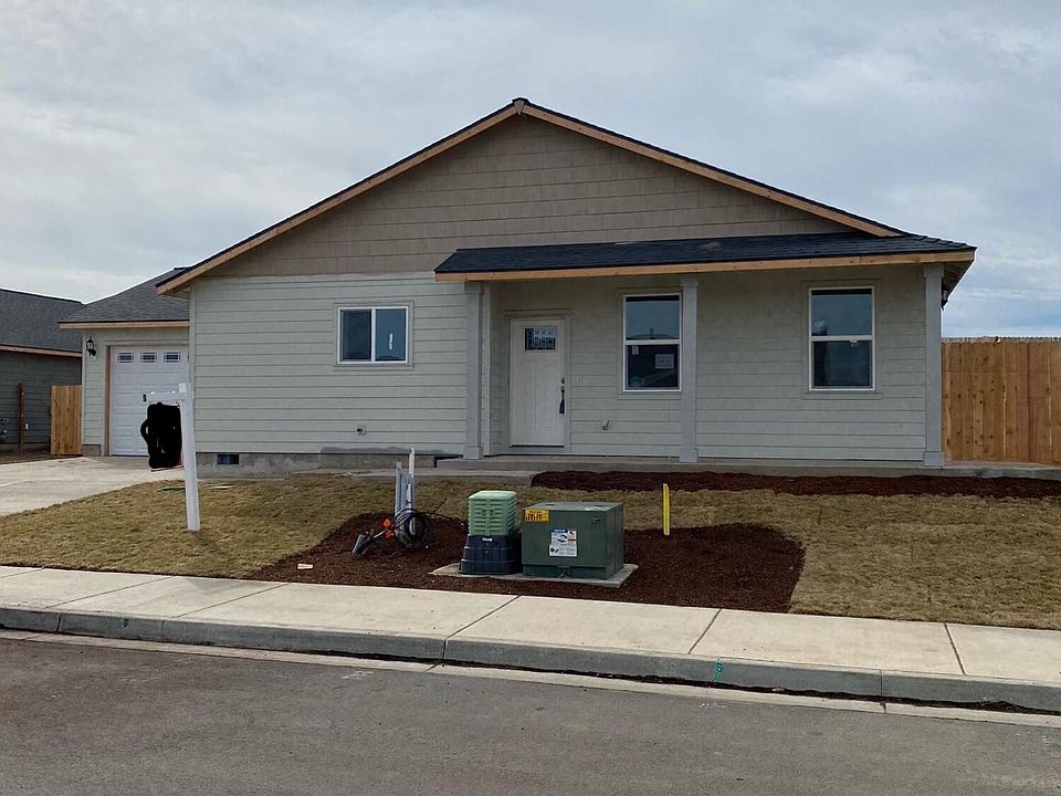 1st image of 516 SE Segoviano Ct
