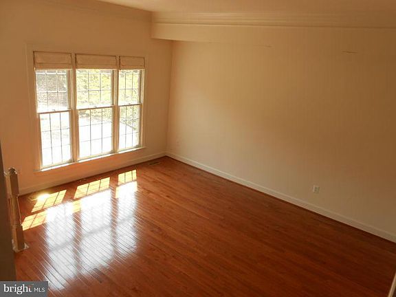 3rd image of 418 Winding Rose Dr