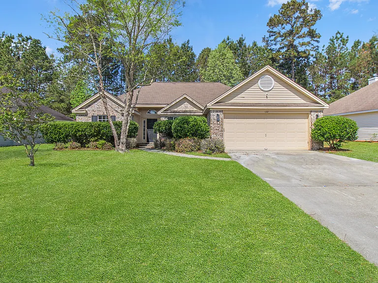 132 Pampas Dr — Photo 37