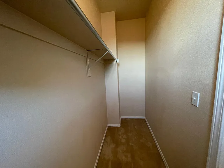 4717 Rowland Hts — Photo 9