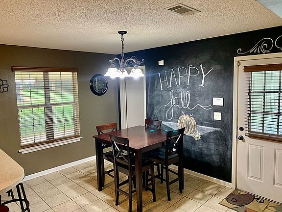 2nd image of 205 Shady Crest Ln
