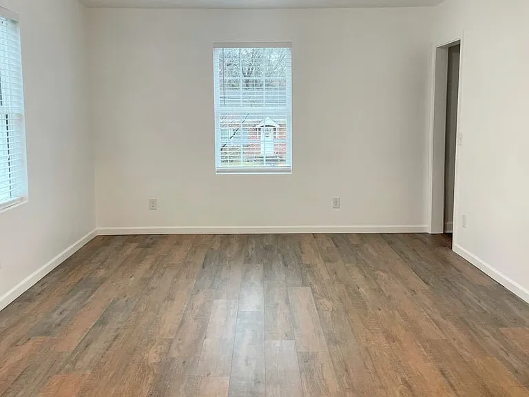 605 Fairview — Photo 8