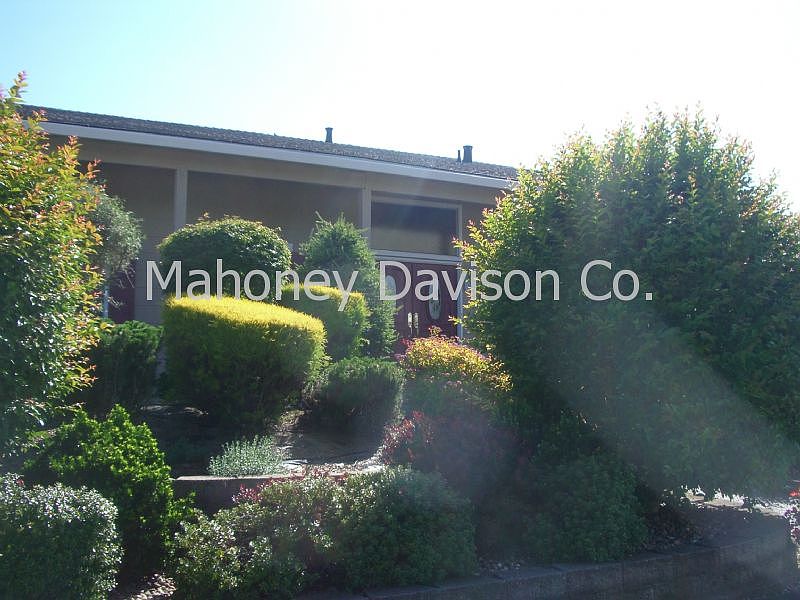 1st image of 816 Ely South Blvd
