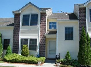 43 Woodlake Dr, Middletown, NY 10940