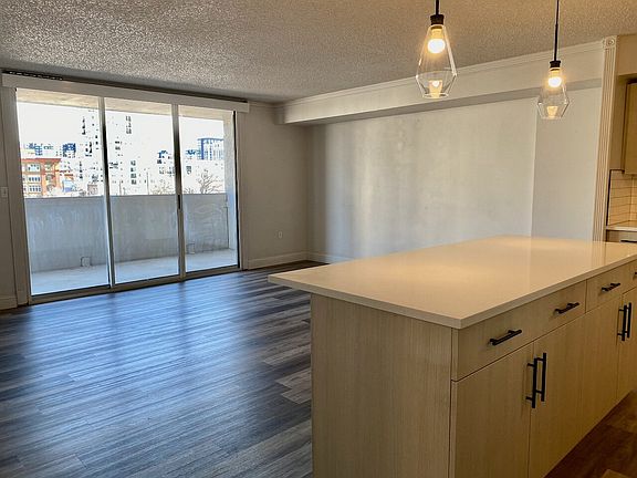 3rd image of 601 W 11th Ave APT 404