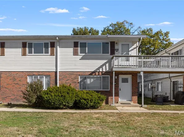 5310 Godfrey Rd APT 14, Godfrey, IL 62035