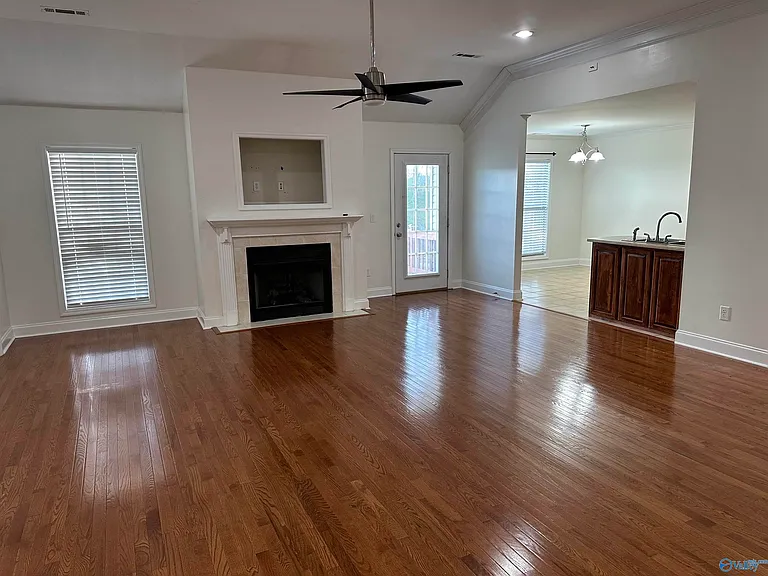 228 Tanner Point Dr — Photo 6