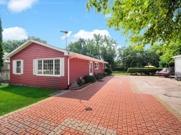 28W575 Barnes Ave, West Chicago, IL 60185