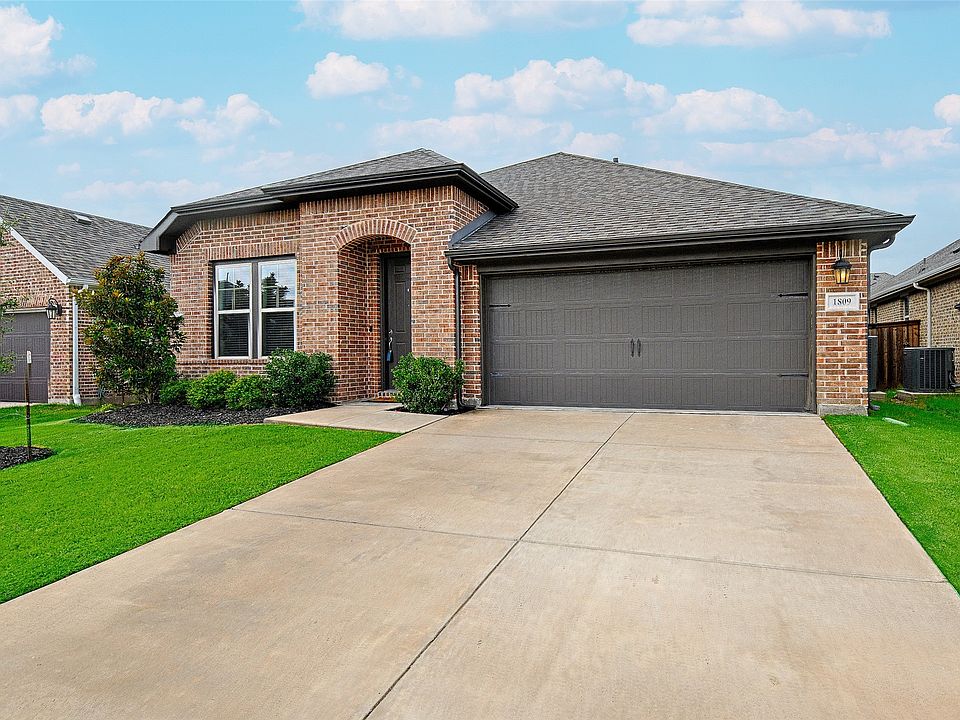 1st image of 1809 Arbor Dr