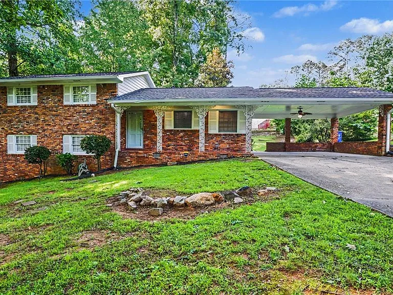 4411 Langdon Dr — Photo 1