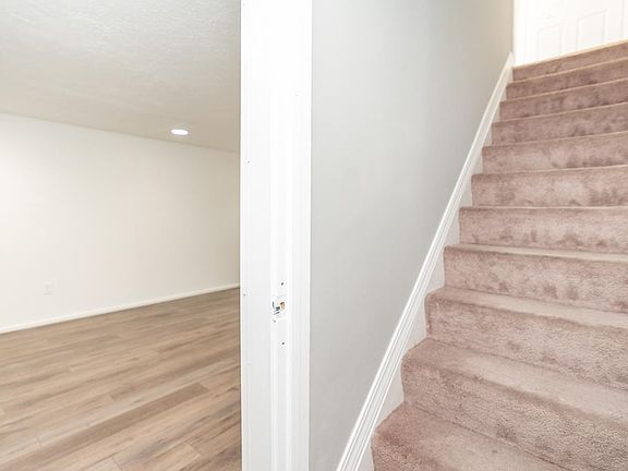 4th image of 7520 Stone Lake Dr