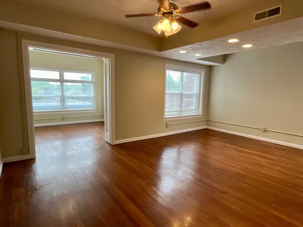 1008 S 2nd St #10, Springfield, IL 62704