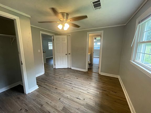 5th image of 608 Logue St