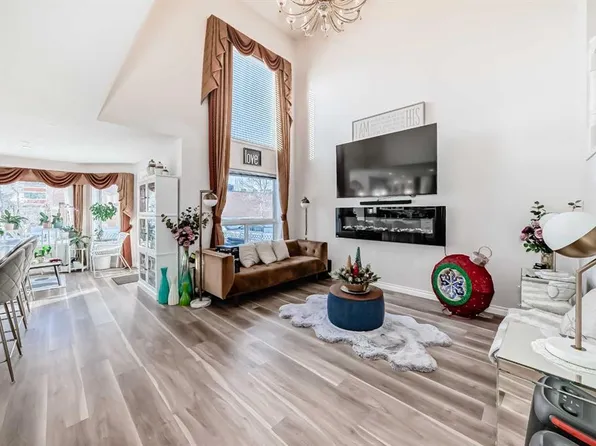 33 E Citadel Estates Ter NW, Calgary, AB T3G 4S5