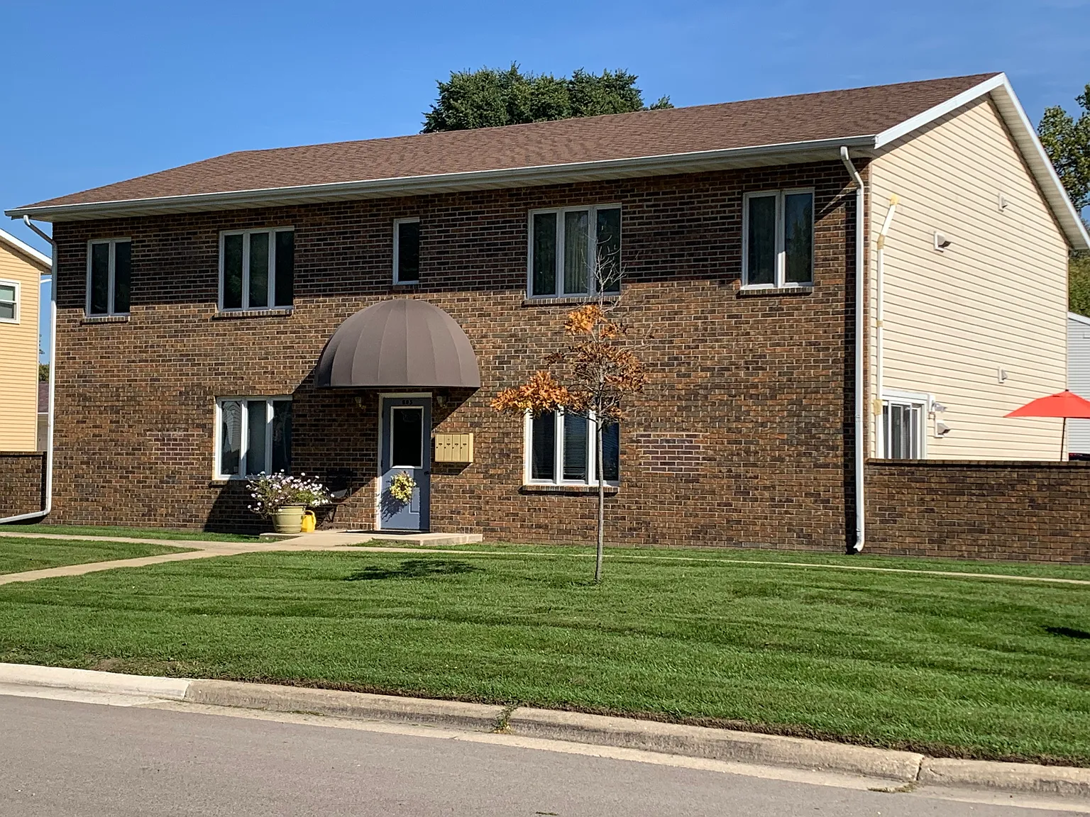 2 bed, $1,250 — Photo 1