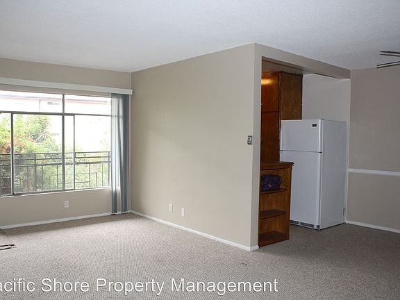 3rd image of 543 N Ardmore Ave APT 10