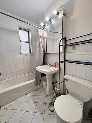 Rented by City Connections Realty | media 6