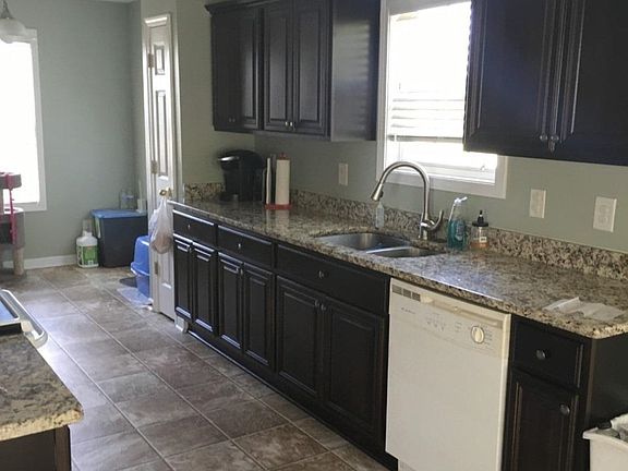 5th image of 99 Beacon Dr