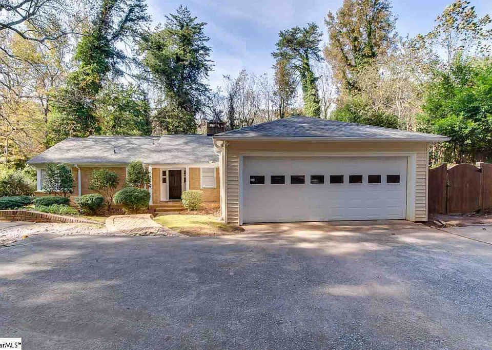 1st image of 322 Chick Springs Rd