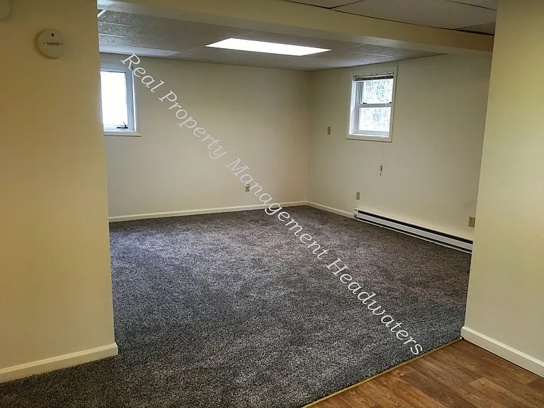 820 E Broadway St — Photo 11