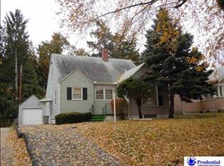 2739 Iowa St, Omaha, NE 68112