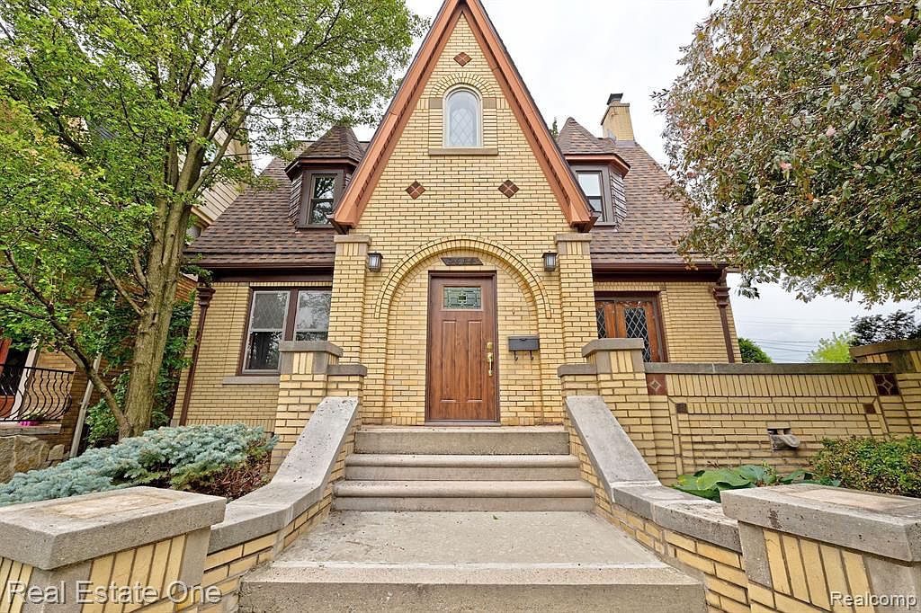 7565 W Morrow Cir, Dearborn, MI 48126 MLS 20230062438 Zillow