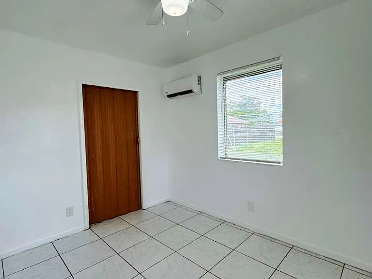 2451 NW 13th Ct — Photo 13
