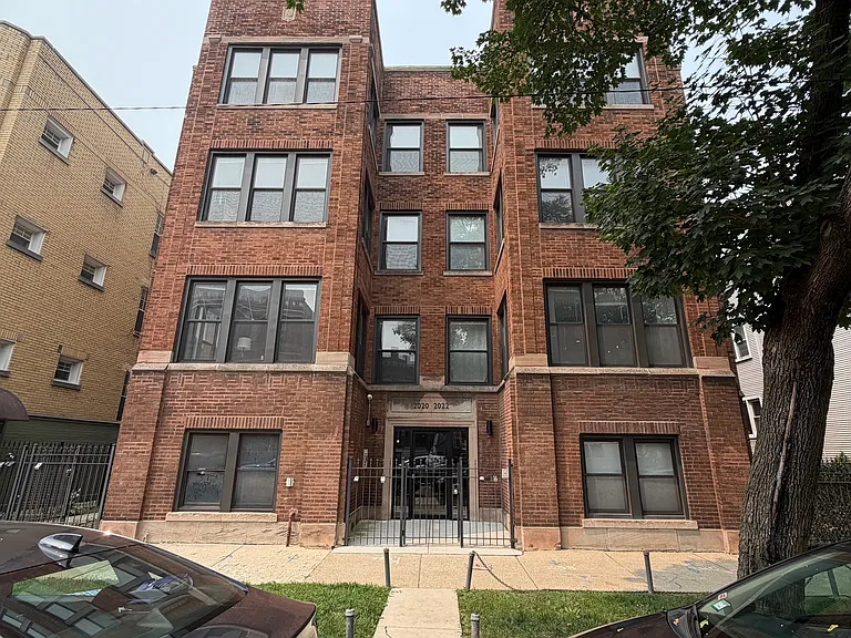 2020 N Spaulding Ave #3 — Photo 27